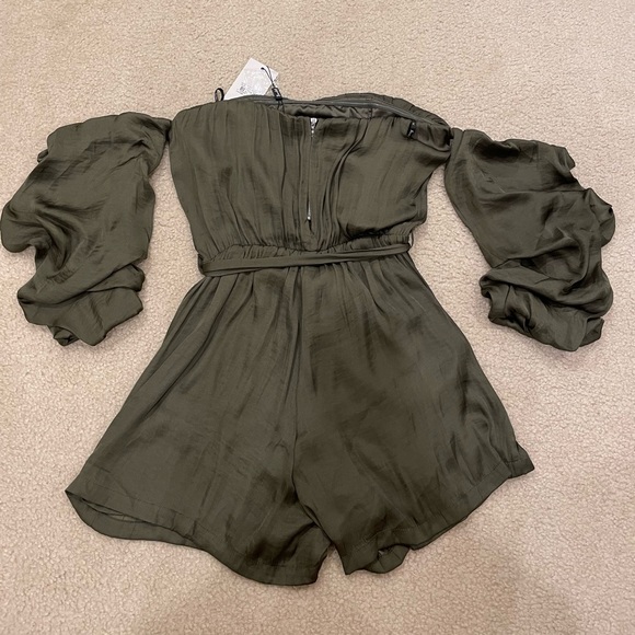 Bardot Caught Sleeve Playsuit Romper - Picture 4 of 6